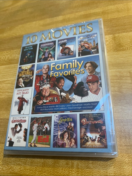 Universal Studio Other - #2895**Family Favorites 10-Movie Collection – Blue
